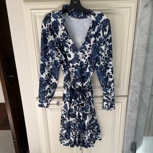 Smith & Quinn Stretchy Kentucky Derby Dress! Blue Floral Ruffle Neck Dress